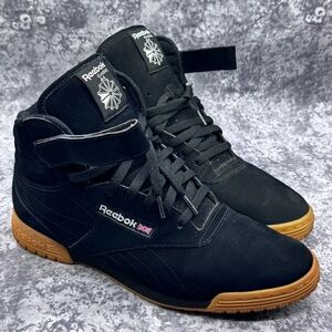 Reebok ExOFit Hi men's shoes in black with a gum sole.
